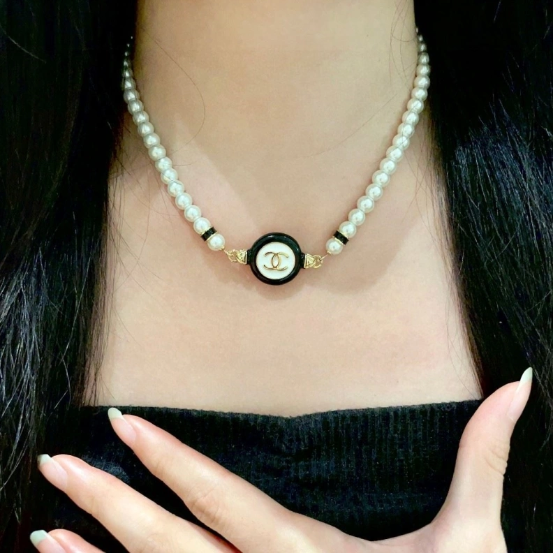 Resilient Chxnxl Necklaces 285463