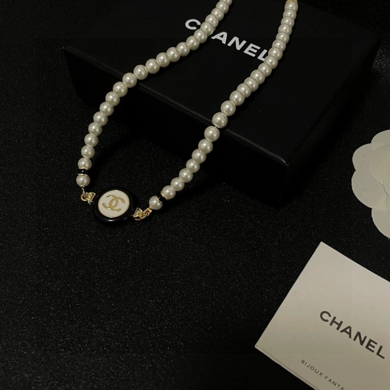 Resilient Chxnxl Necklaces 285463