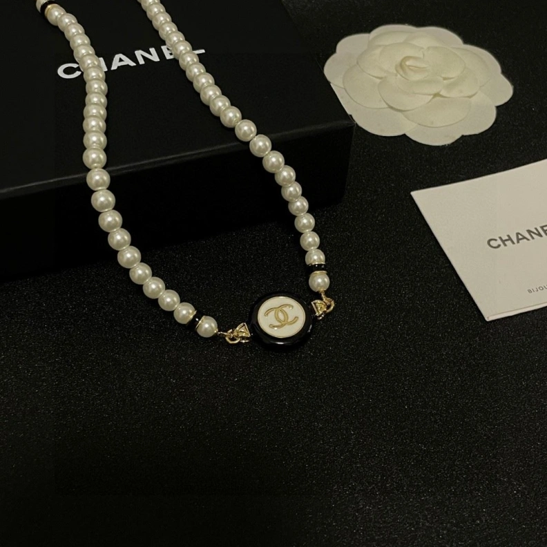 Resilient Chxnxl Necklaces 285463
