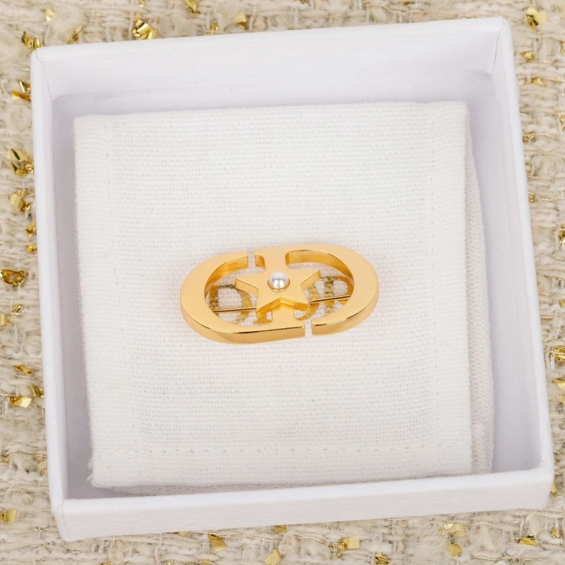 Christian Dxxr Brooches Soft 294271