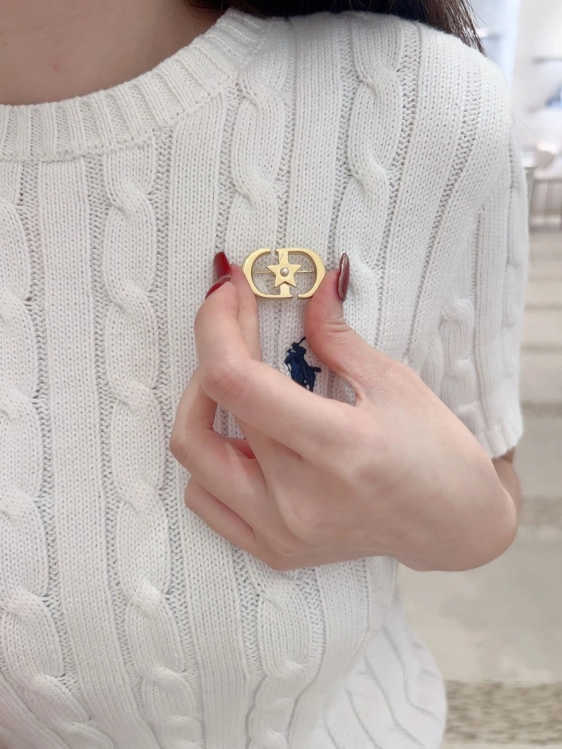 Christian Dxxr Brooches Soft 294271