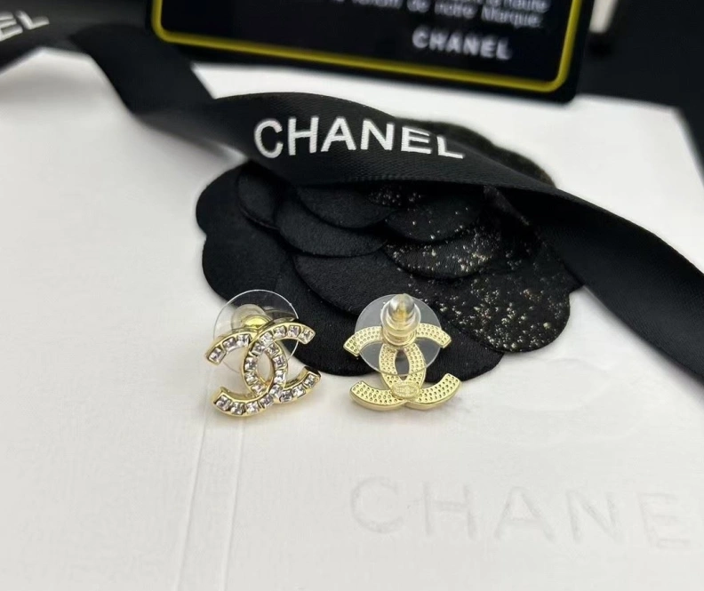 Flexible Chxnxl Earrings 286069