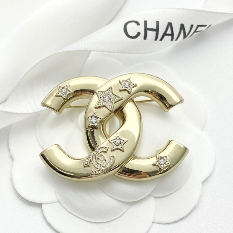 Functional Chxnxl Brooches 286398