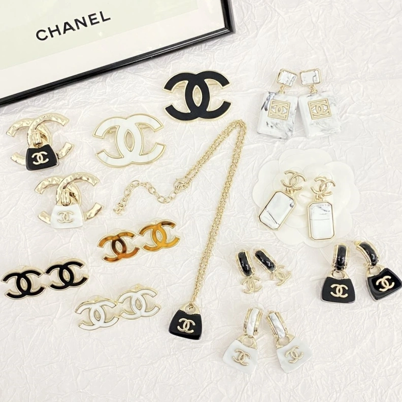 Modern Chxnxl Earrings 286060