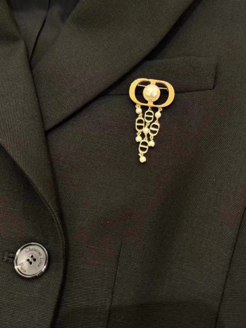 Christian Dxxr Brooches SmartChoice 294270
