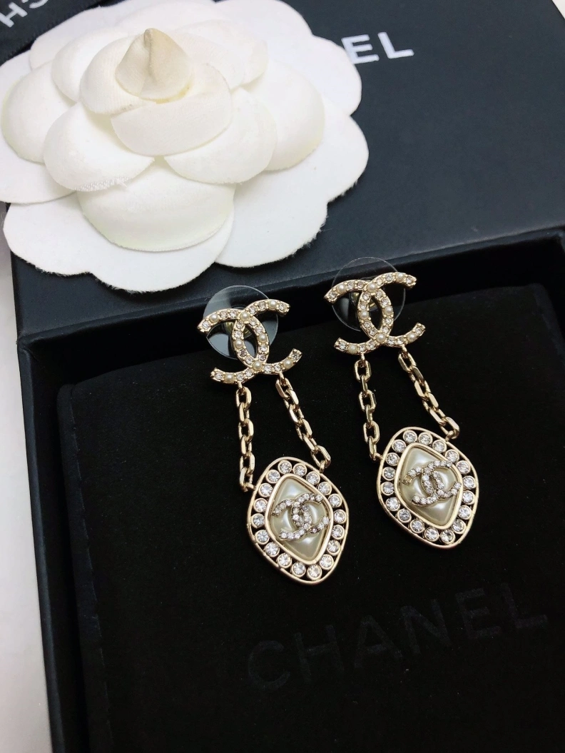 Trendsetting Chxnxl Earrings 286057