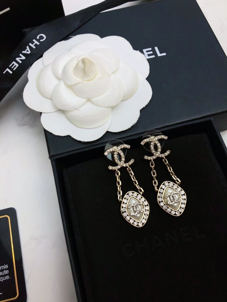 Trendsetting Chxnxl Earrings 286057