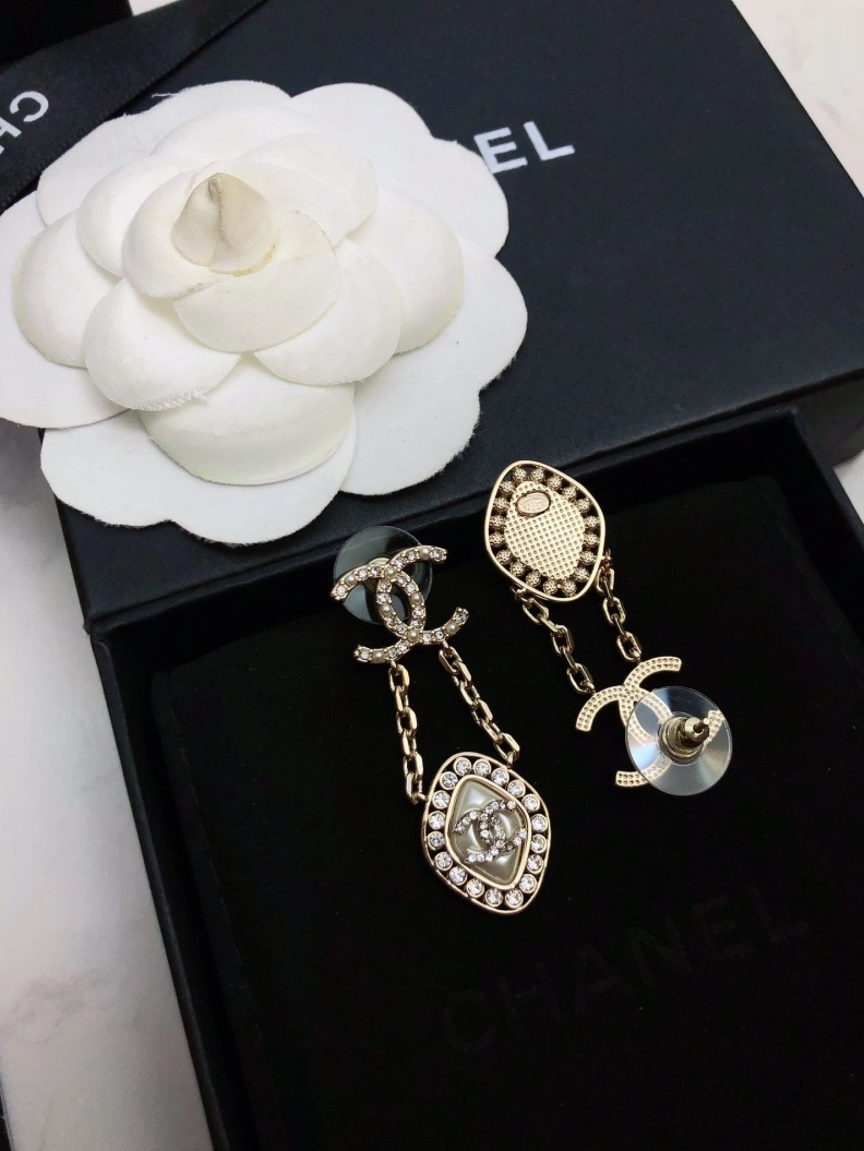 Trendsetting Chxnxl Earrings 286057