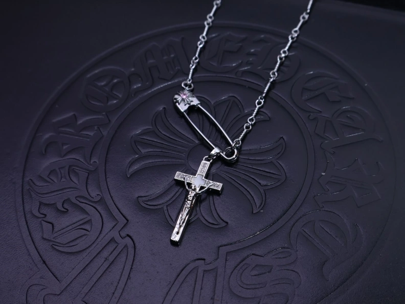 Breathable Chrxmx Hxxrts Necklaces 297018