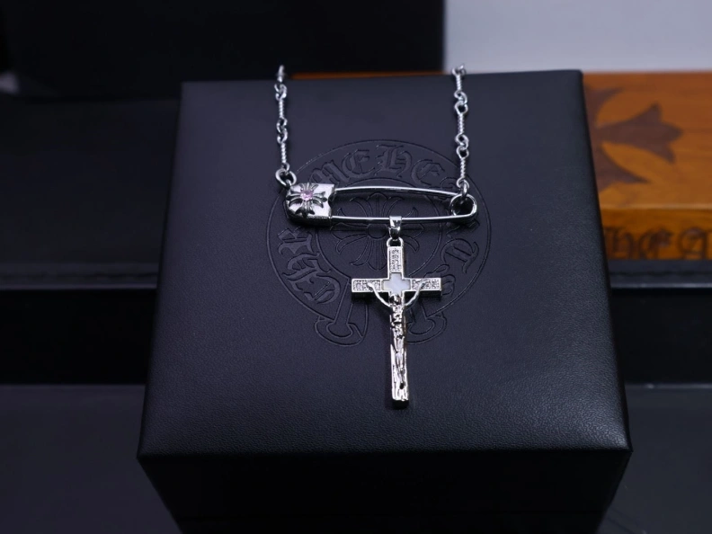 Breathable Chrxmx Hxxrts Necklaces 297018