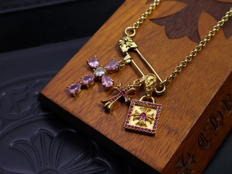 Chrxmx Hxxrts Necklaces Soft 296978