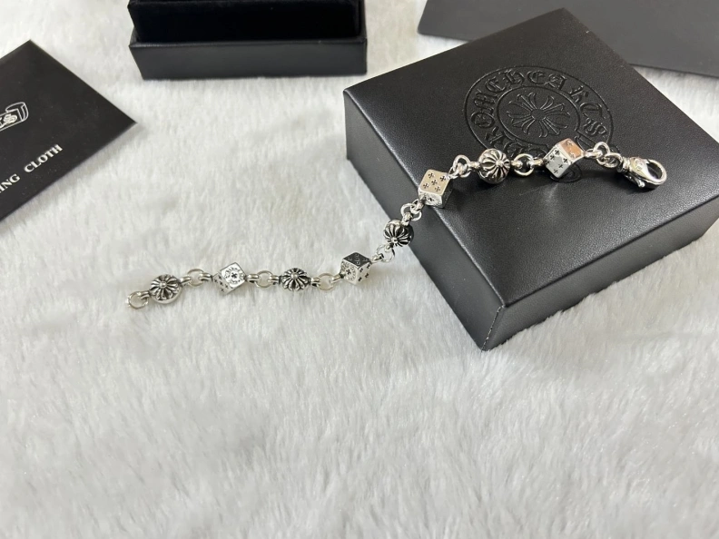 Reliable Chrxmx Hxxrts Bracelets 297374