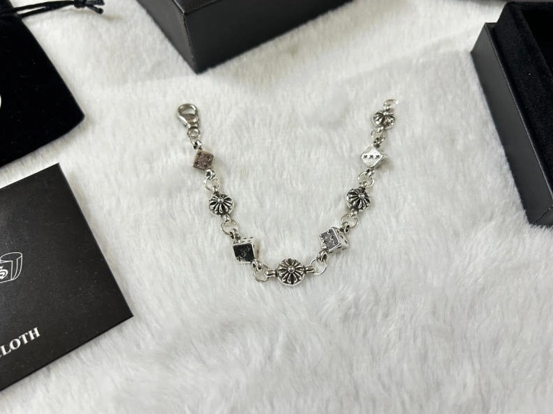 Reliable Chrxmx Hxxrts Bracelets 297374