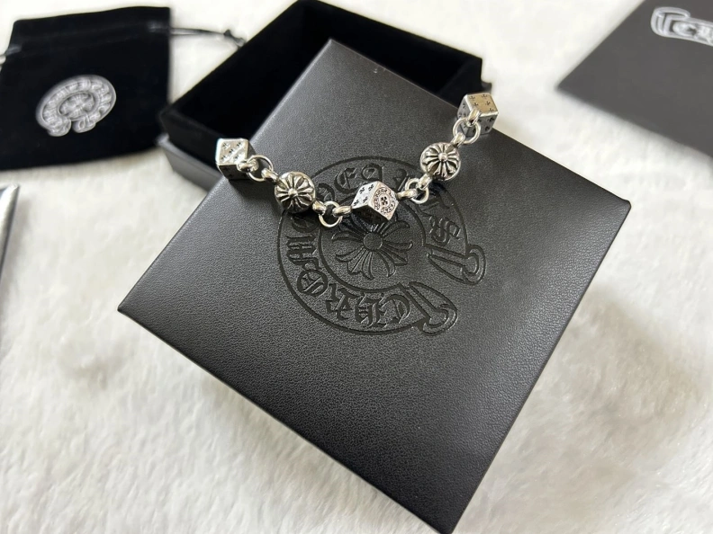 Reliable Chrxmx Hxxrts Bracelets 297374