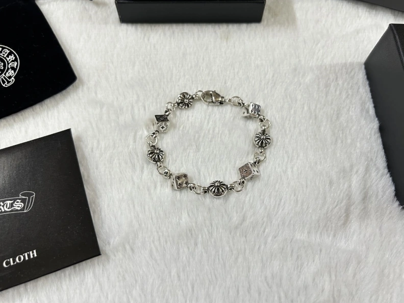 Reliable Chrxmx Hxxrts Bracelets 297374