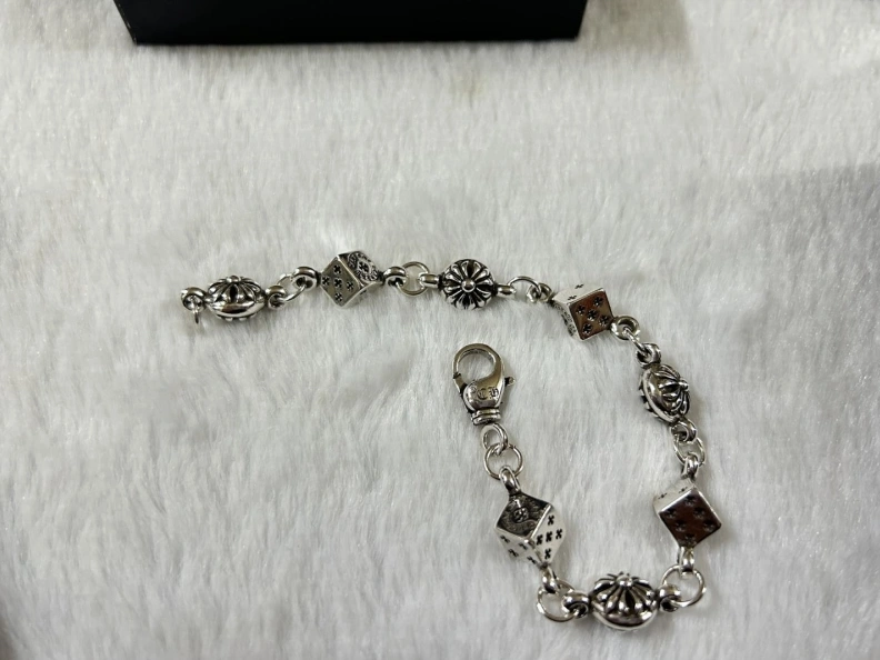 Reliable Chrxmx Hxxrts Bracelets 297374