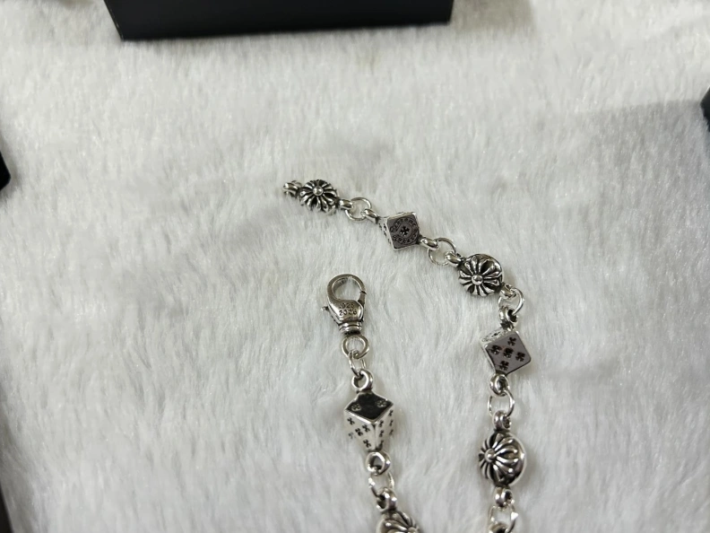 Reliable Chrxmx Hxxrts Bracelets 297374