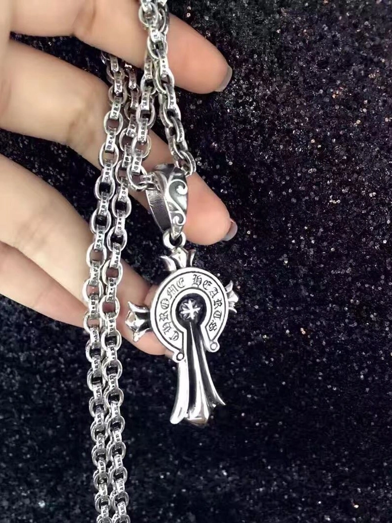 Resilient Chrxmx Hxxrts Necklaces 296962