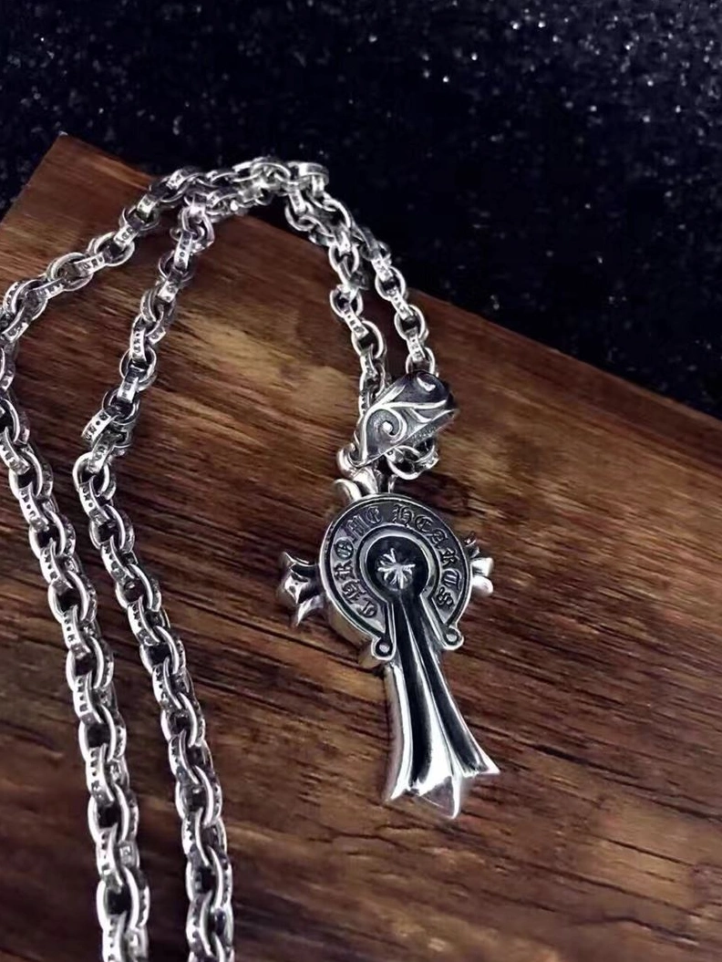 Resilient Chrxmx Hxxrts Necklaces 296962