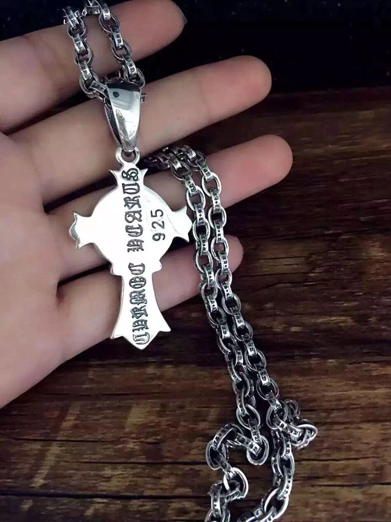 Resilient Chrxmx Hxxrts Necklaces 296962