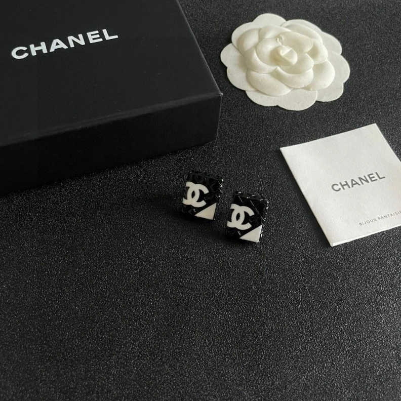 Compact Chxnxl Earrings 286034
