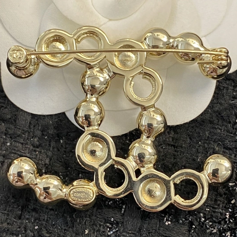 Cozy Chxnxl Brooches 286386