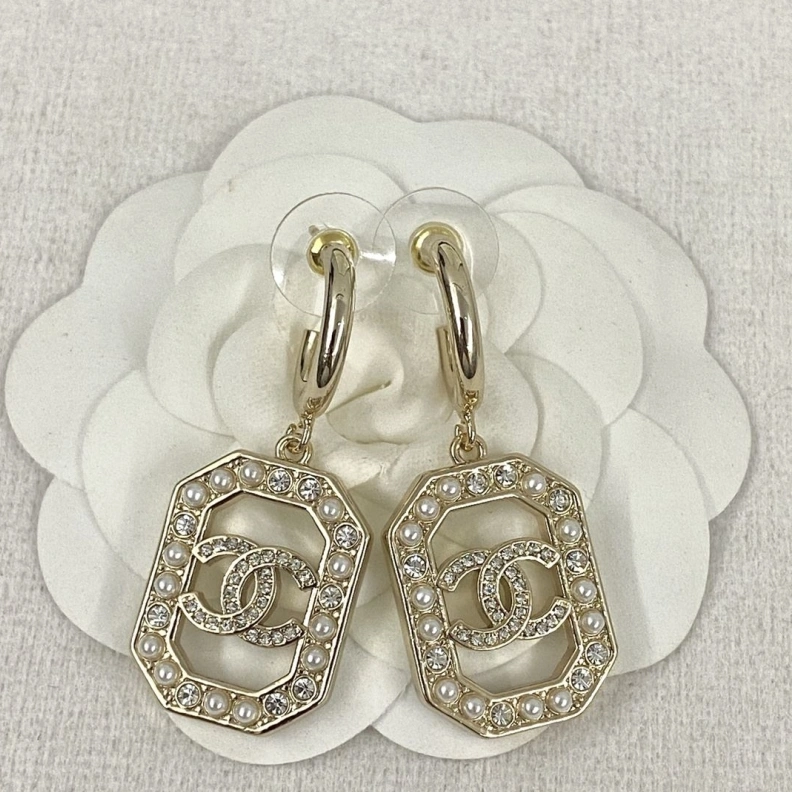 Breathable Chxnxl Earrings 286020