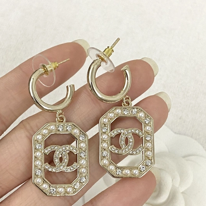 Breathable Chxnxl Earrings 286020