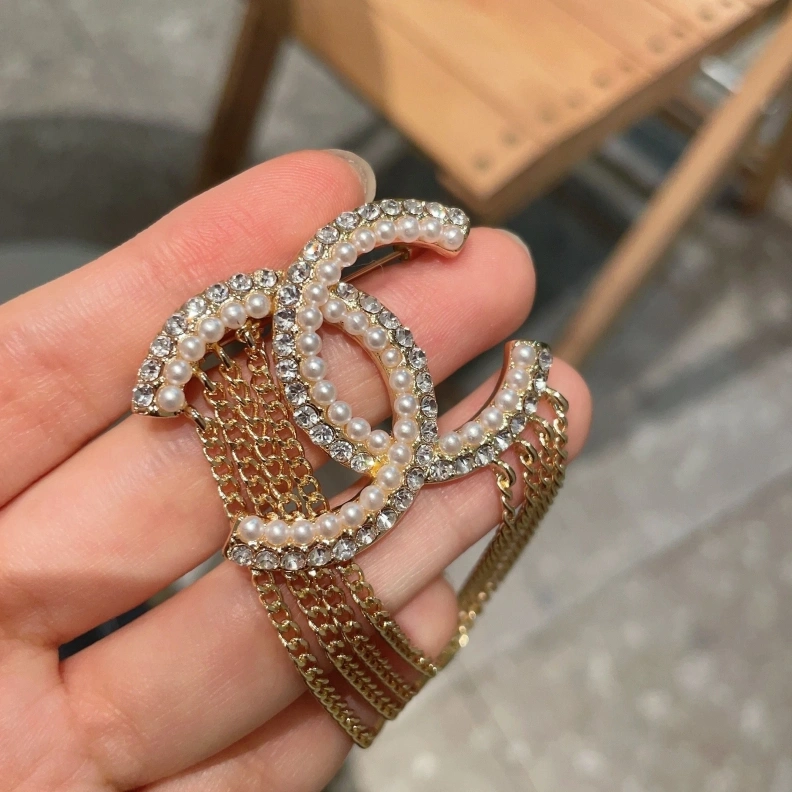 Affordable Chxnxl Brooches 286389