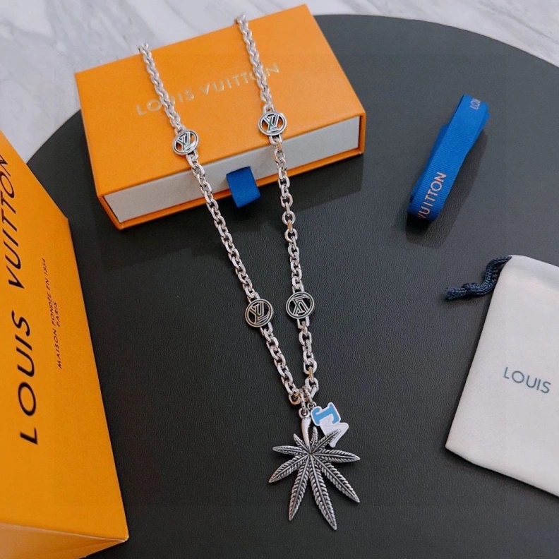 Trendsetting LX Necklaces 308880