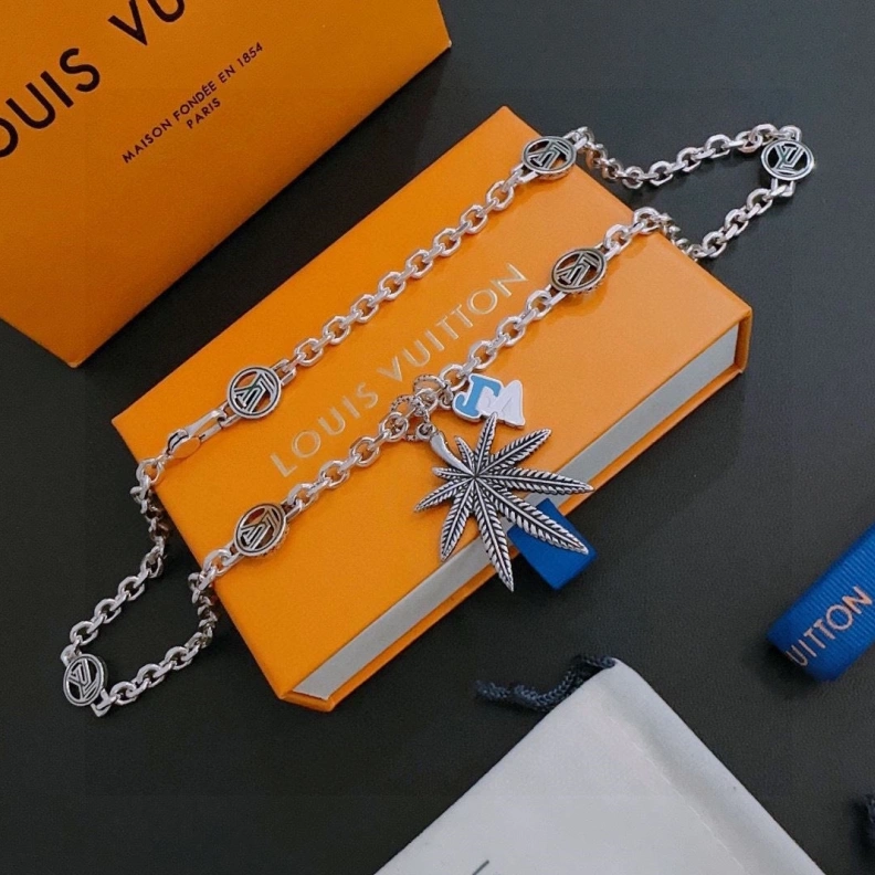 Trendsetting LX Necklaces 308880
