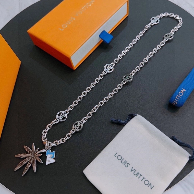 Trendsetting LX Necklaces 308880