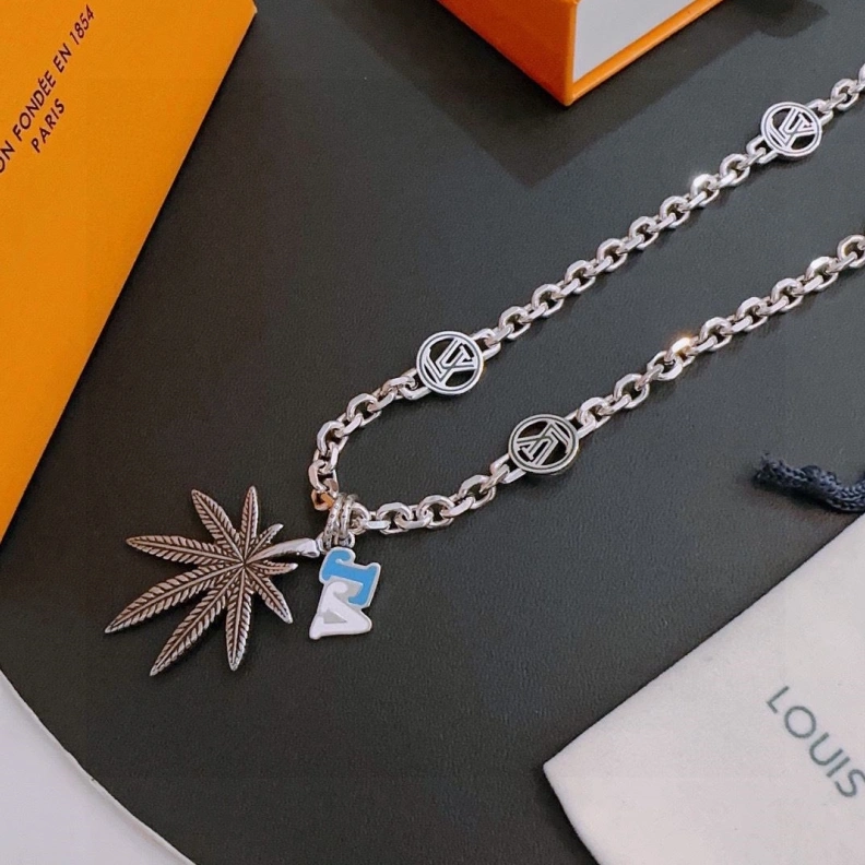 Trendsetting LX Necklaces 308880