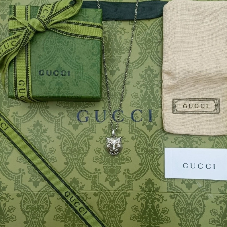 Stylish Gxccx Necklaces 302596