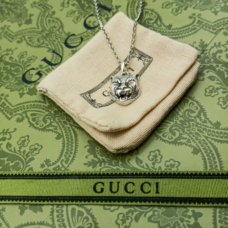 Stylish Gxccx Necklaces 302596