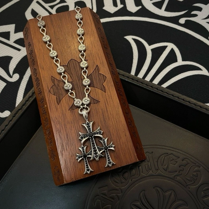 GoodFit Chrxmx Hxxrts Necklaces 296952