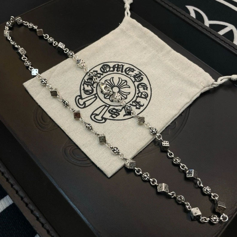 Vibrant Chrxmx Hxxrts Necklaces 296955