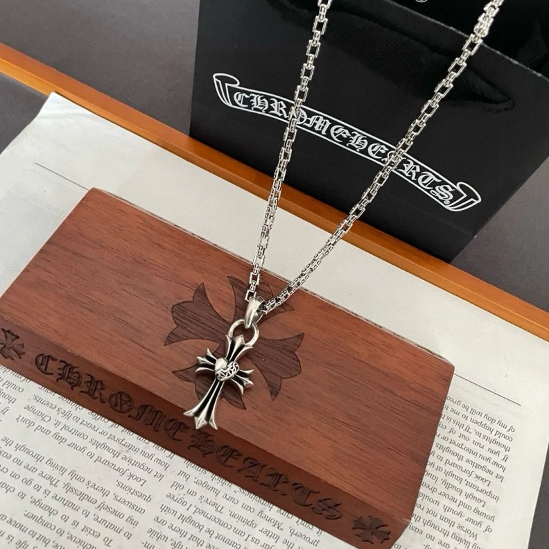 Lightweight Chrxmx Hxxrts Necklaces 296938