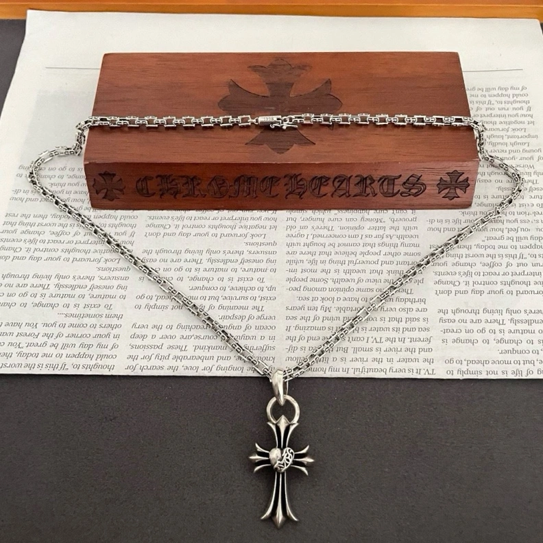 Lightweight Chrxmx Hxxrts Necklaces 296938
