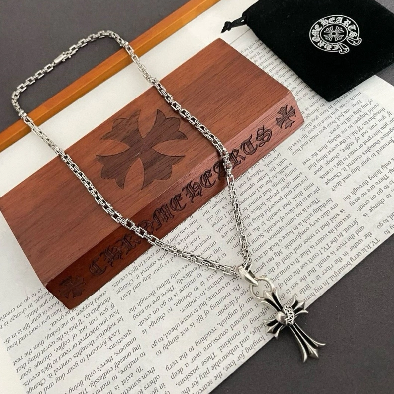 Lightweight Chrxmx Hxxrts Necklaces 296938