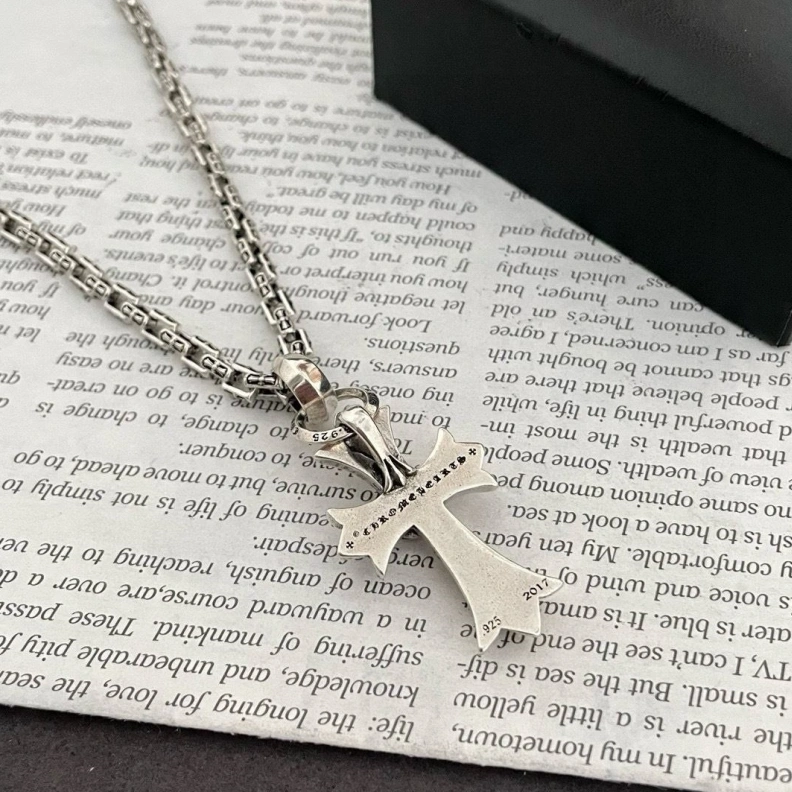 Lightweight Chrxmx Hxxrts Necklaces 296938