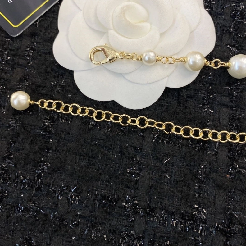 Resilient Chxnxl Necklaces 285419