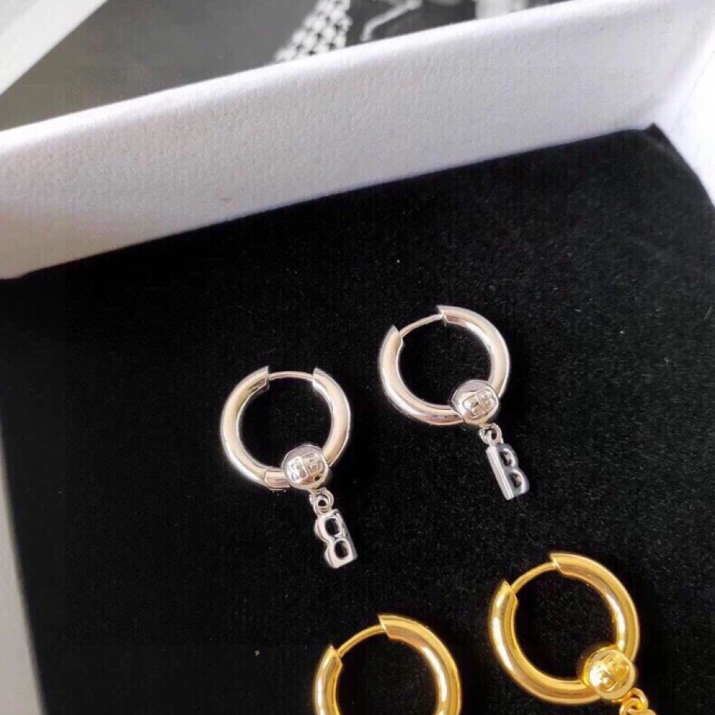 EasyMatch Bxlxnciaga Earrings 282239