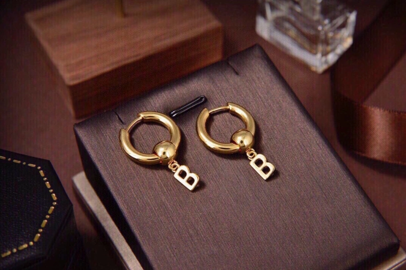 EasyMatch Bxlxnciaga Earrings 282239