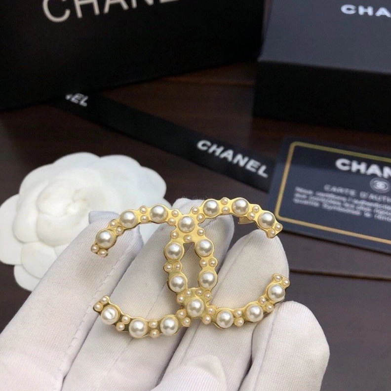 StreetReady Chxnxl Brooches 286382