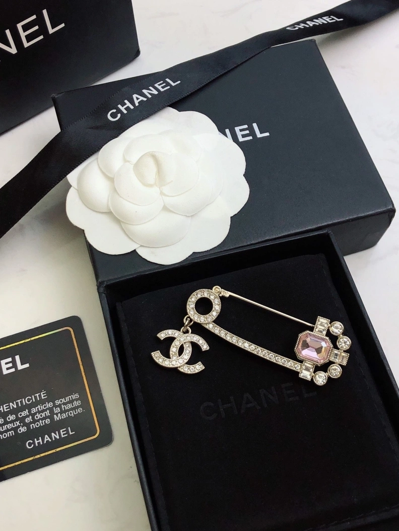 UrbanStyle Chxnxl Brooches 286384