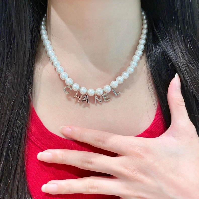 Minimalist Chxnxl Necklaces 285421