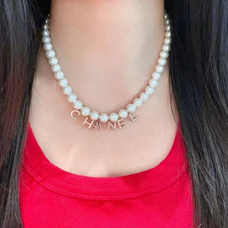 Minimalist Chxnxl Necklaces 285421