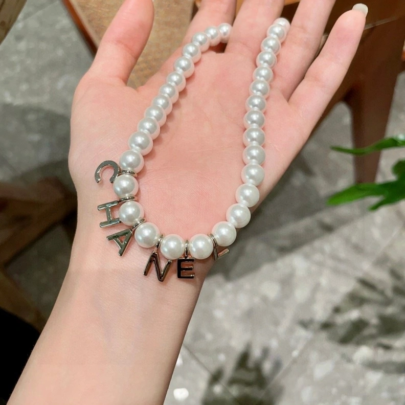 Minimalist Chxnxl Necklaces 285421