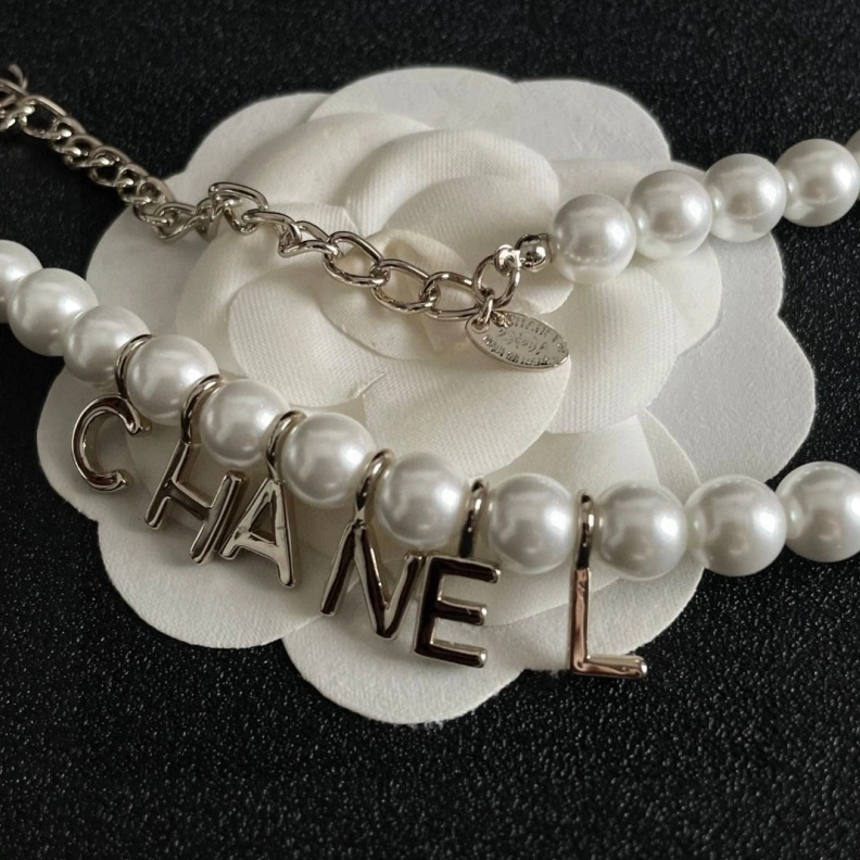 Minimalist Chxnxl Necklaces 285421
